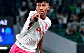 2-1!0-0!欧冠乱了,三大强队翻车,法甲第一遭绝杀,热刺拿1分